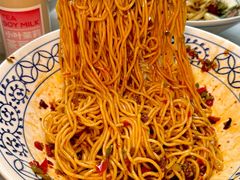 -李与白包子铺(桐梓林店)