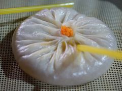 蟹黄汤包-忆秦园小笼包(惠山古镇总店)