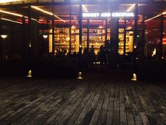 -饮湖威士忌鸡尾酒吧