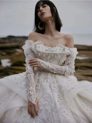 点击看大图 -Renee芮亦婚纱