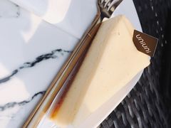 -UNI UNI(环亚凯瑟琳店)