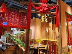 -老滇山寨•云南特色菜•地方菜•民族风情歌舞表演(金碧店)