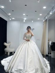 -予白婚纱礼服馆