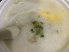 窝滚滑牛粥-新大咀港式茶餐厅(宝山万达店)