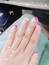 -进巍美甲美睫店