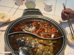 -阿瓦山寨·湘菜现炒·剁椒鱼头王(咸阳总店)