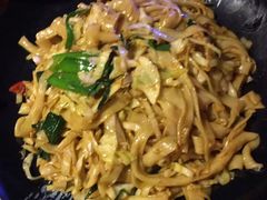 酸辣肥牛炒河粉-老表记广西宵夜螺蛳鸭脚煲(西大店)