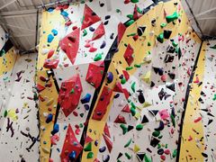 -问山MountQuest攀岩馆