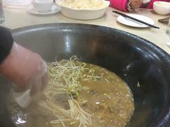 -三江鱼东北特色铁锅炖(骆驼店)