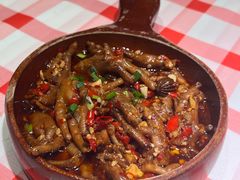 糯叽叽香辣鸡爪-乐乐大排档·30年老字号(浙江路店)