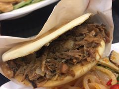 优质腿肉夹馍-魏家凉皮(曼哈顿店)