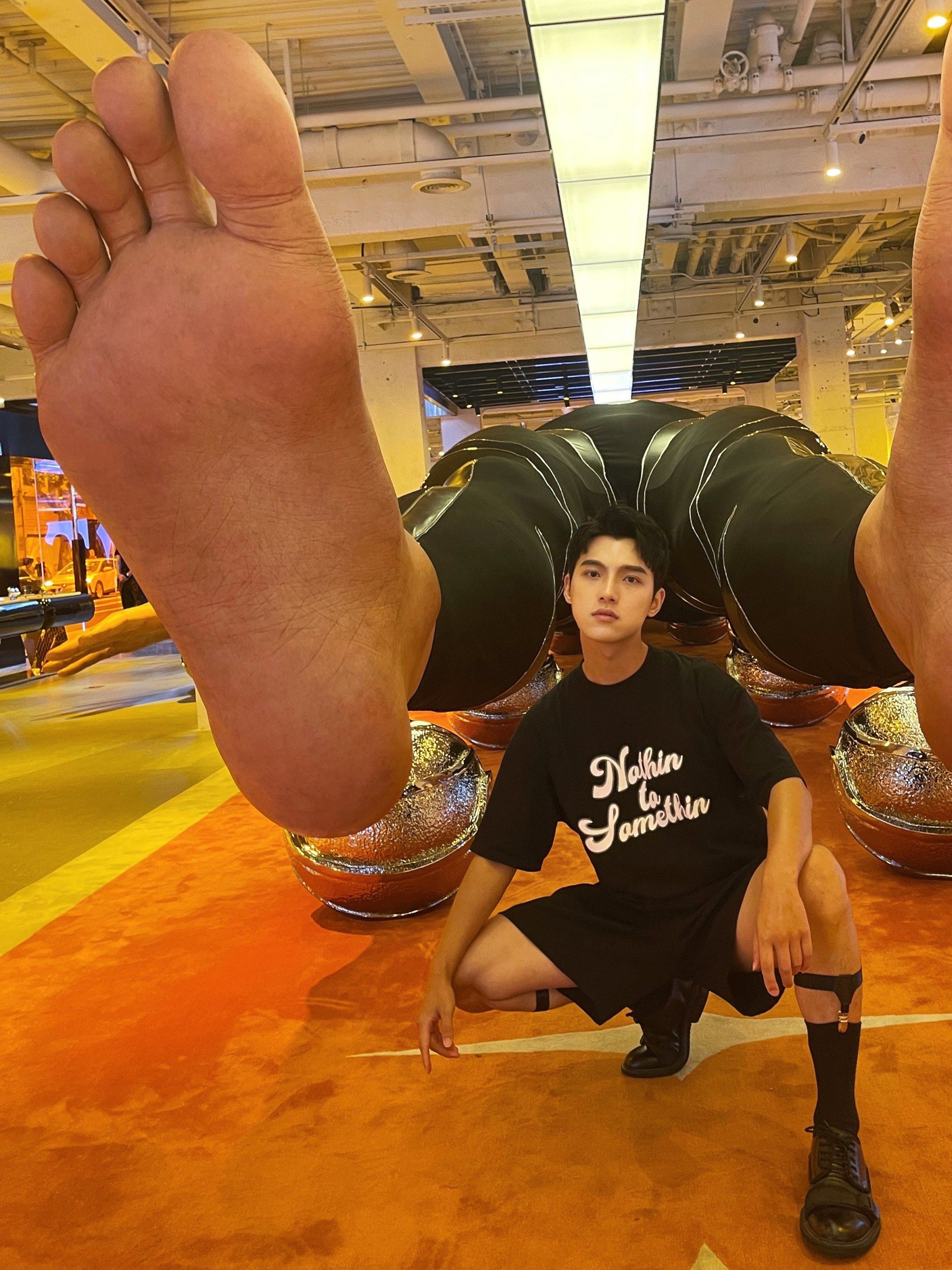 魔都看展🦶🏻淮海中路闪现巨人大脚的拍照攻略来啦