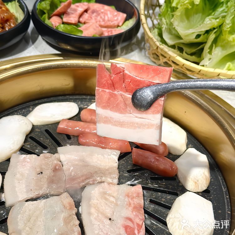 吃顿烤肉来感受下人间烟火气