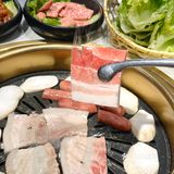 吃顿烤肉来感受下人间烟火气