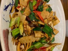 -阿瓦山寨·湘菜现炒·剁椒鱼头王(咸阳总店)