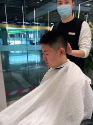 -罗亚帝造型