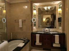 -广州富力丽思卡尔顿酒店