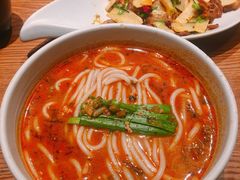 -云海肴·汽锅鸡·云南菜(天山百盛优客店)