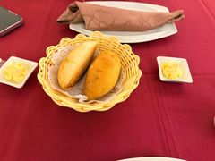 餐前面包加黄油-红房子西菜馆(淮海中路店)