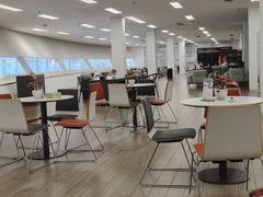 -深圳锦龙奥迪4S店(前海店)