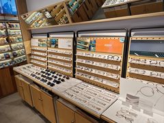 -LOOK眼镜·蔡司依视路配镜(宝山万达店)