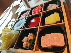 -海底捞火锅鲜切牛肉主题店(长寿路店)