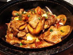 -阿瓦山寨·湘菜现炒·剁椒鱼头王(咸阳总店)