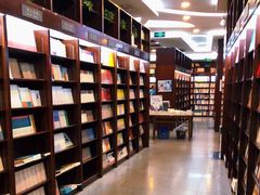 -新华书店(泉城路店)