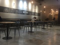 大堂-HELLO 27 意面·沙拉·帕尼尼