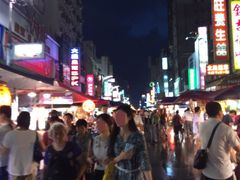 -六合夜市