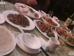 团购的满满一桌，边上还有拍不下的-克拉玛依新疆餐厅