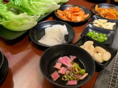 -肉甲韩国木炭烤肉(新壹街1店)