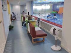 -戊辰亲子游泳俱乐部