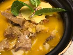 酸木瓜炖牛腩-半山腰·云南菜(侨福芳草地店)