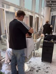 -PE SALON 