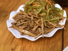 双素拼-十一街苍蝇馆子转经消江湖菜(九眼桥十一街店)
