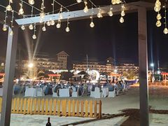 -亚龙湾希尔顿自助餐厅·海鲜·烧烤·沙滩BBQ·现场乐队