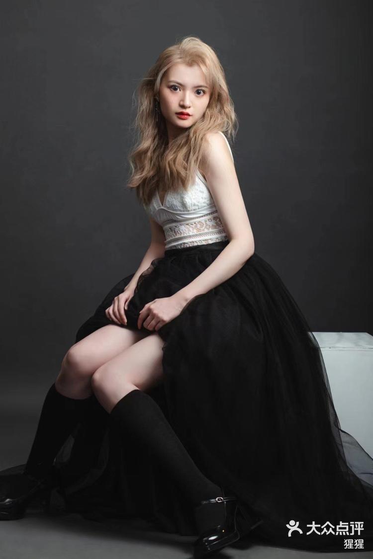 最耐看的纯色背景写真