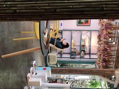 -喵屿·大理花园猫咖