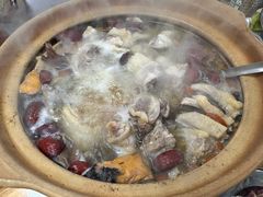 连州果园鸡-威邵鸡煲(西华路总店)