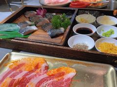 -围炉肉舍•炭烤活鳗•丹东海鲜烤肉(步行街店)