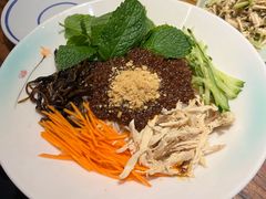 -刀小蛮半只鸡过桥米线(新奥购物中心店)