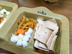 -亮亮面馆(经六路店)