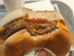 双层安格斯MAX厚牛芝士堡-麦当劳(杭州临平万达广场店)