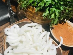 -老牌坊云南鱼豆花火锅(嵩山店)