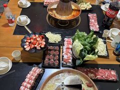 -果松木炭酸菜铜火锅·外婆参鸡汤