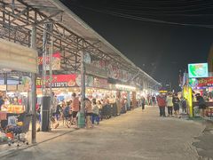 -席娜卡琳火车铁道夜市