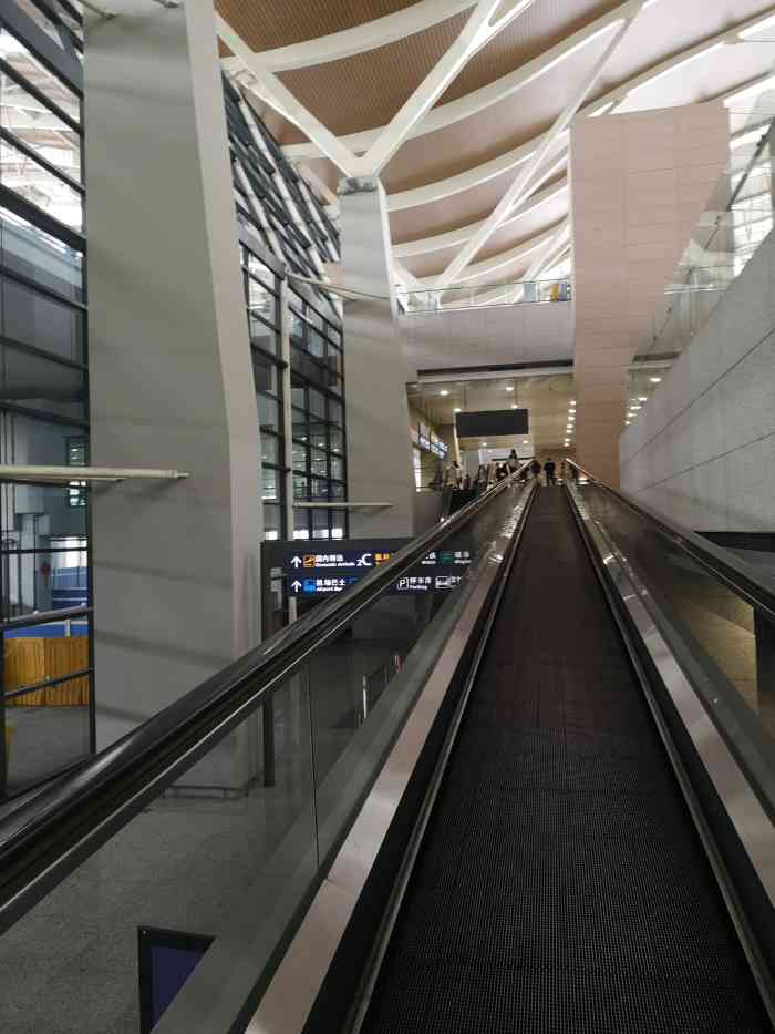 上海浦东国际机场-t2航站楼-"这是第一次在浦东机场做捷运,到新修的航