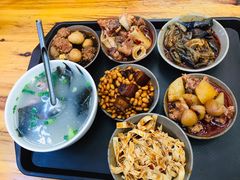 -董哥山城碗碗香(美专校街店)