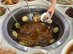 -丹水桥地锅鱼·翘嘴鲌·地方特色全鱼宴(丹江口大坝店)